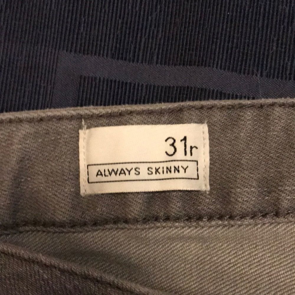 Jeans - Picture 2 of 3